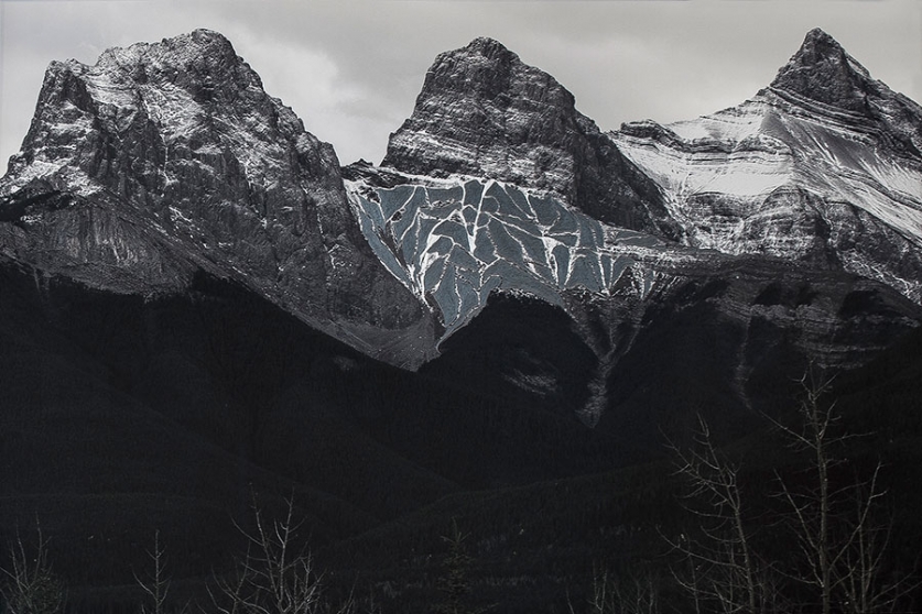 http://www.cust30.mirunadragan.com/files/gimgs/th-12_Dragan11_TheMountainsAreMirrors6-web.jpg