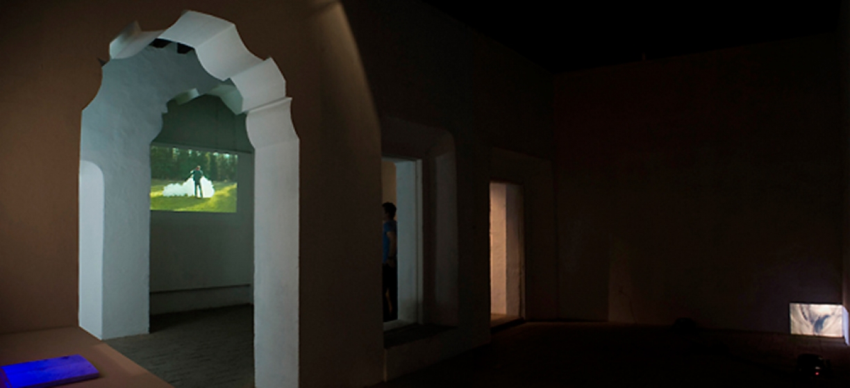http://www.cust30.mirunadragan.com/files/gimgs/th-18_CloudExhibit-1Long-web.jpg
